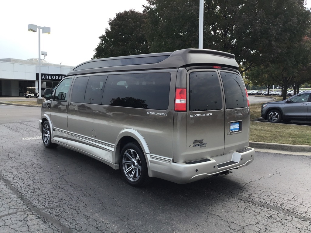 Chevrolet explorer автобус